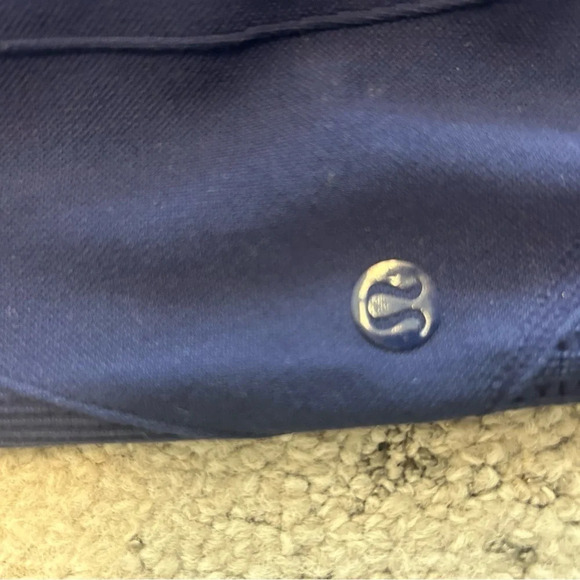 Lululemon compression capri “flow and go” seamless capris size 2 - Picture 3 of 7